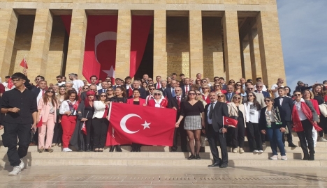 CUMHURİYETİMİZİM 100\\\'ÜNCÜ YAŞINI DEVRE ARKADAŞLARIMIZLA BİRLİKTE ATAMIZIN HUZURUNDA KUTLADIK...